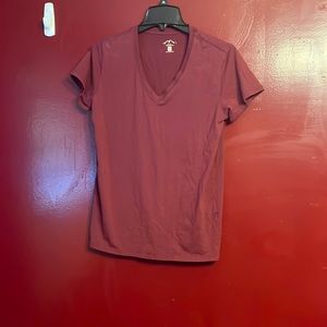 blue mountains size M burgundy shirt